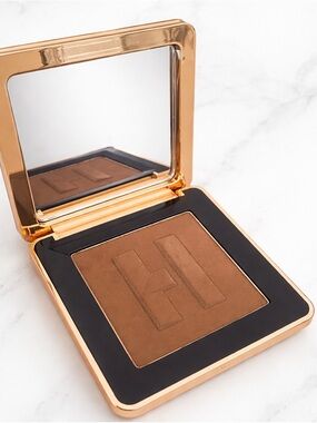 Haus Lab power sculpt velvet bronzer